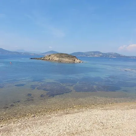 Villa En Bord De Mer Face A L'ile De Porquerolles Hyeres